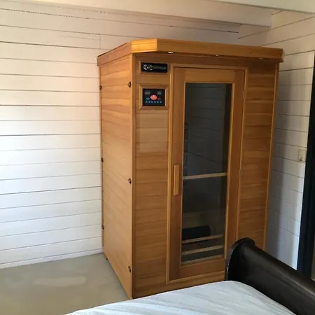 בית נופש De Genten 2, Vakantiewoning Met Jacuzzi En Sauna