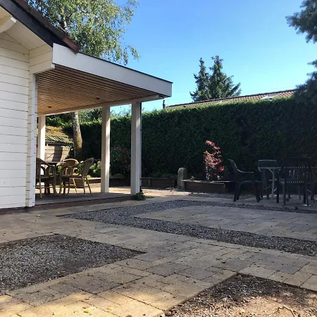 Сasa de vacaciones De Genten 2, Vakantiewoning Met Jacuzzi En Sauna Ermelo