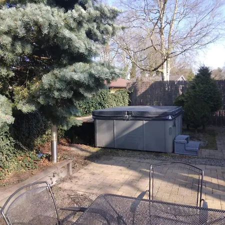 De Genten 2, Vakantiewoning Met Jacuzzi En Sauna بيت للعطل إرميلو