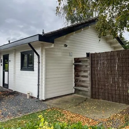 Holiday home De Genten 2, Vakantiewoning Met Jacuzzi En Sauna Ermelo