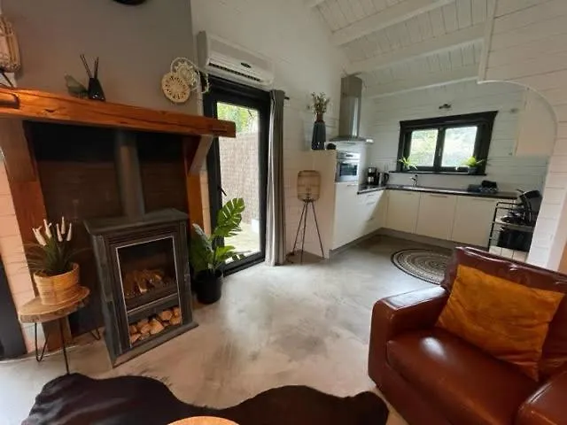 Сasa de vacaciones De Genten 2, Vakantiewoning Met Jacuzzi En Sauna