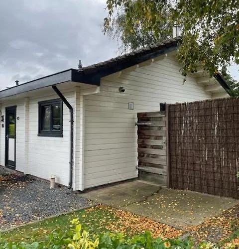 Hébergement de vacances De Genten 2, Vakantiewoning Met Jacuzzi En Sauna Ermelo